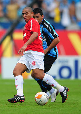 Walter poderá iniciar o Gre-Nal 381, no Olímpico